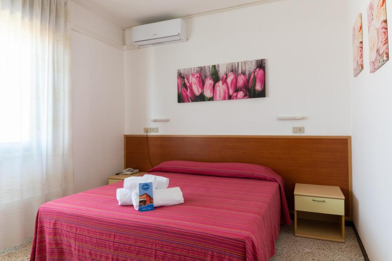 Hotel Laura Cavallino-Treporti Bagian luar foto
