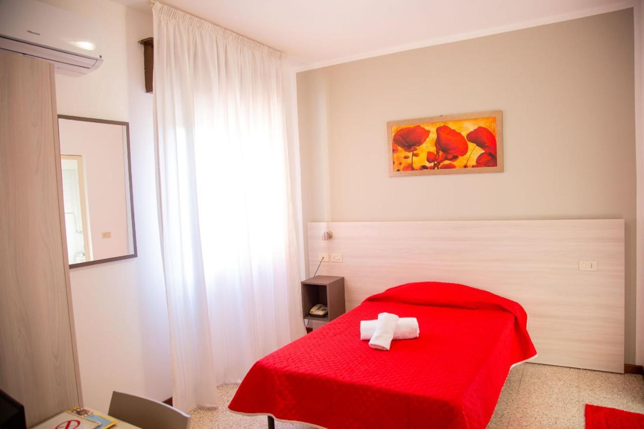 Hotel Laura Cavallino-Treporti Bagian luar foto