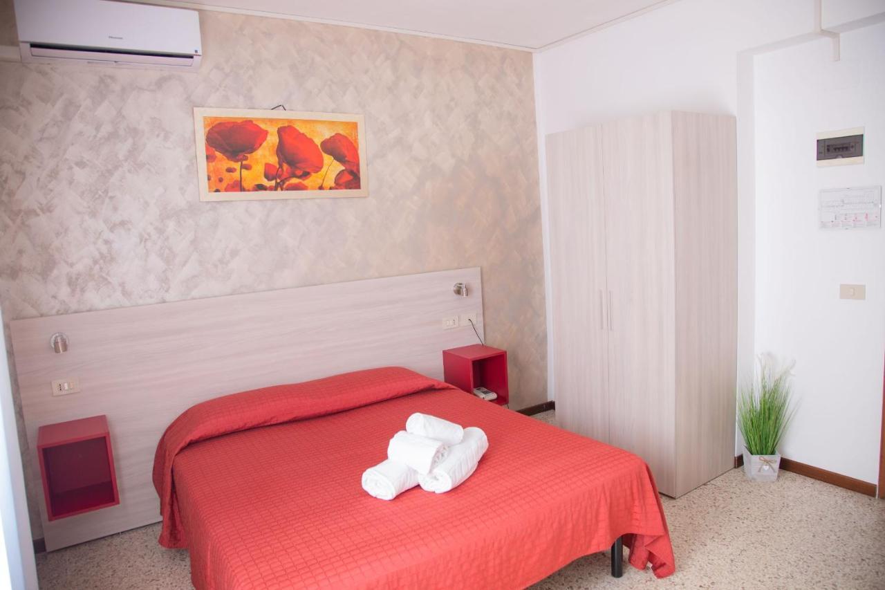 Hotel Laura Cavallino-Treporti Bagian luar foto